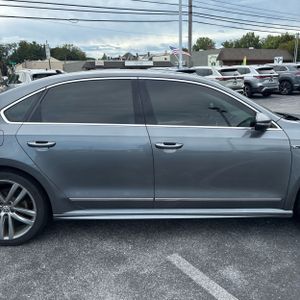 2017 Volkswagen PASSAT 1.8T R-LINE — фото 11