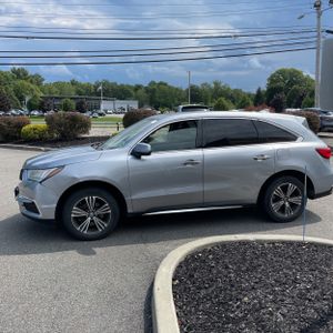 2017 Acura MDX SH-AWD photo 3