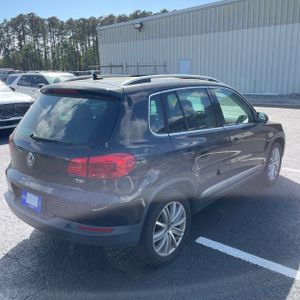 VOLKSWAGEN TIGUAN 2.0T SE - 8