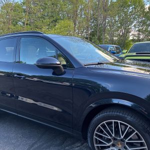 PORSCHE CAYENNE PLATINUM EDITION - 9