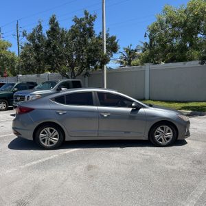 2019 Hyundai ELANTRA SEL 照片 10