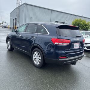 KIA SORENTO LX V6 - 5