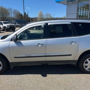 CHEVROLET TRAVERSE LS - 4