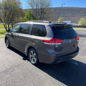 TOYOTA SIENNA - 5