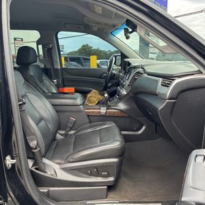 2019 Chevrolet SUBURBAN LT — миниатюра 32
