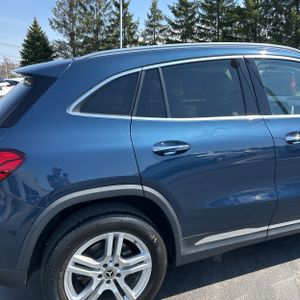 MERCEDES-BENZ GLA - 9