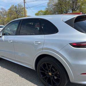 PORSCHE CAYENNE S - 6