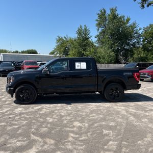 2023 FORD F-150 XLT photo 3