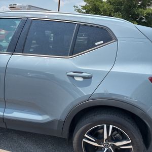 2023 Volvo XC40 CORE photo 6
