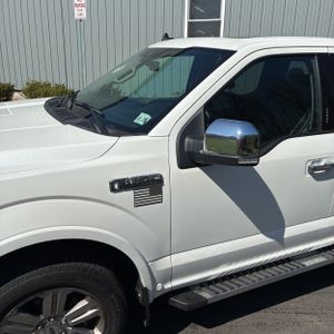 FORD F-150 LARIAT - 2