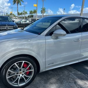 2021 Porsche CAYENNE GTS COUPE 照片 2