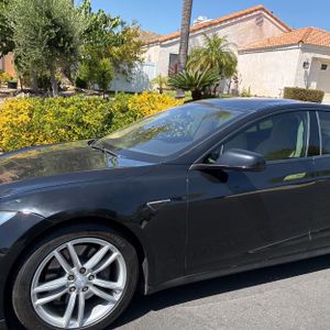 TESLA MODEL S BASE - 2