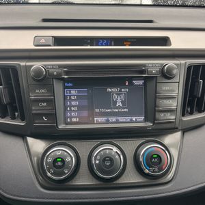 2015 Toyota RAV4 LE — миниатюра 37