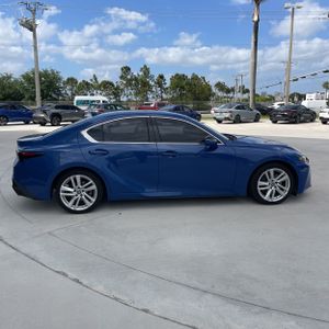 LEXUS IS 300 BASE - 10