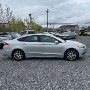 FORD FUSION SE - 10