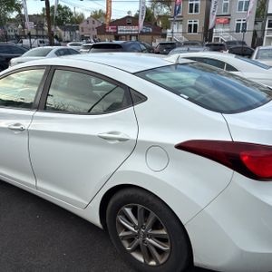 HYUNDAI ELANTRA SE - 6