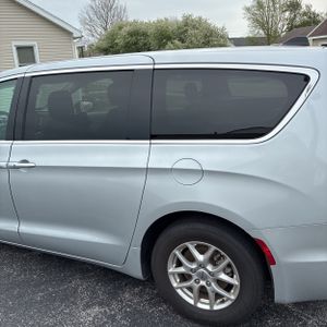 CHRYSLER PACIFICA TOURING L - 6