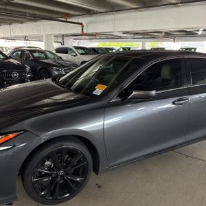 LEXUS ES 350 F SPORT HANDLING - 2