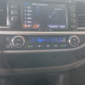 صورة 62 لـ 2016 Toyota HIGHLANDER XLE