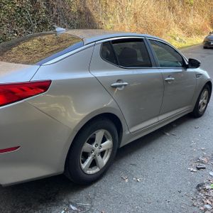 KIA OPTIMA LX - 9