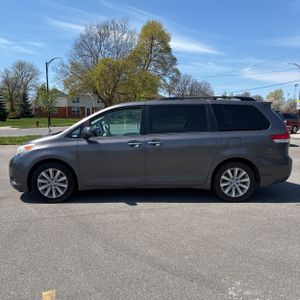 TOYOTA SIENNA - 3