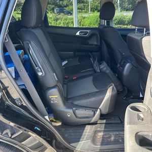 2017 Nissan PATHFINDER SV 照片 35