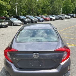 صورة مصغرة 16 لـ 2018 Honda CIVIC LX