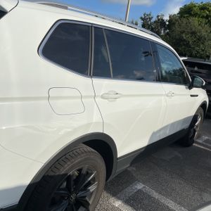 صورة 9 لـ 2022 Volkswagen TIGUAN SE