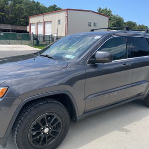 صورة 2 لـ 2019 JEEP GRAND CHEROKEE LAREDO E