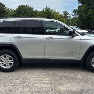 2024 JEEP GRAND CHEROKEE LAREDO — миниатюра 11