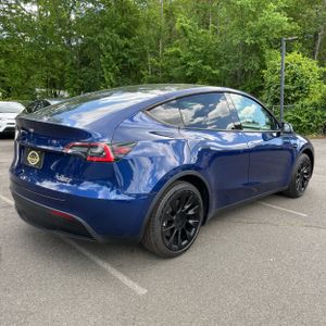 TESLA MODEL Y LONG RANGE - 8