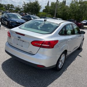 FORD FOCUS SE - 8