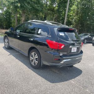 2017 Nissan PATHFINDER SV — фото 5