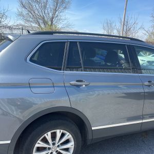 VOLKSWAGEN TIGUAN 2.0T SE 4MOTION - 9