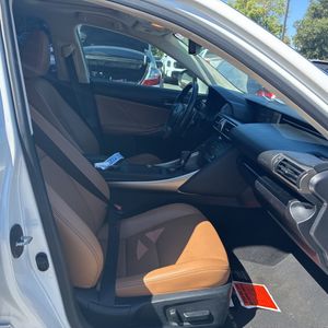 صورة مصغرة 31 لـ 2019 Lexus IS 300 BASE