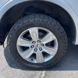 2015 FORD F-150 PLATINUM — миниатюра 17