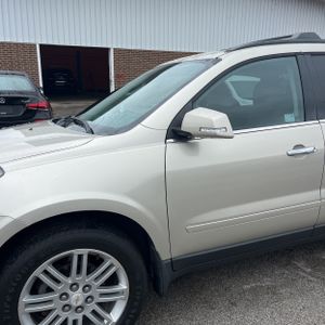 CHEVROLET TRAVERSE LT - 2