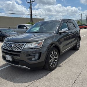 FORD EXPLORER PLATINUM - 1