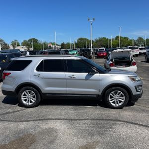 FORD EXPLORER XLT - 10