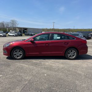 HYUNDAI SONATA SE - 3