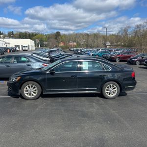 VOLKSWAGEN PASSAT 1.8T S - 3