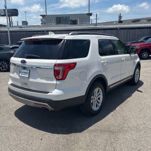 FORD EXPLORER XLT - 8