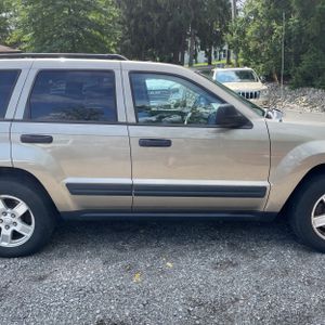 2006 JEEP GRAND CHEROKEE LAREDO — миниатюра 11
