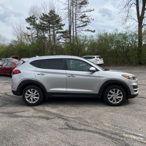 HYUNDAI TUCSON VALUE - 10