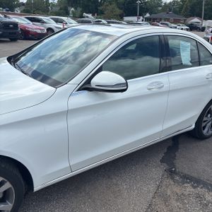2019 Mercedes-BENZ C-CLASS photo 2