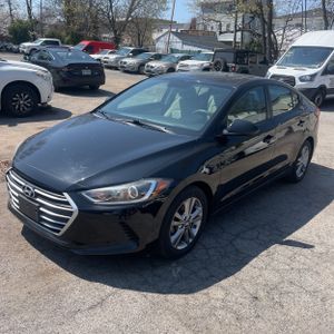 HYUNDAI ELANTRA SE - 1