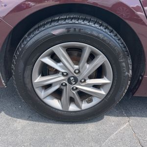 2020 KIA OPTIMA LX thumbnail 19