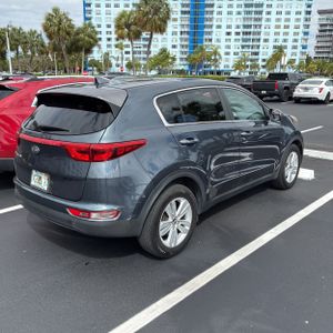KIA SPORTAGE LX - 8