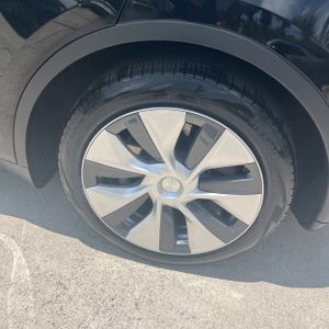 صورة مصغرة 18 لـ 2021 Tesla MODEL Y STANDARD RANGE