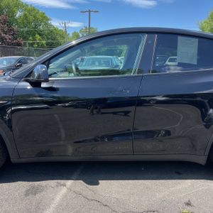 TESLA MODEL Y LONG RANGE - 4